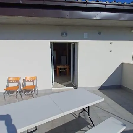 아파트 The House On The Orfento